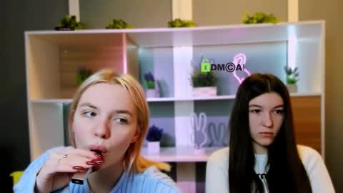 elis_sunny online show from 02-03-26, 06:11