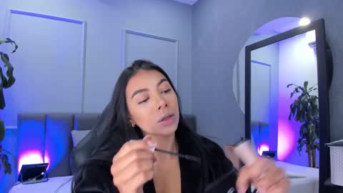 Elisa online show from 11-29-25, 09:40