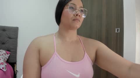 Snapshot of elisa_connors18 chatting on 09-16-25, 10:55      online show from 09-16-25, 10:55