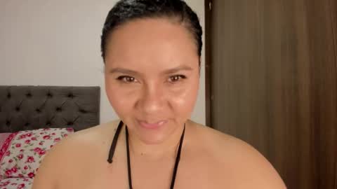 Snapshot of elisa_connors18 chatting on 10-01-25, 01:44      online show from 10-01-25, 01:44
