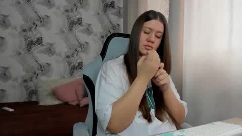 Snapshot of elisa_kollin chatting on 05-12-26, 10:23 Aletta Oushen online show from 05-12-26, 10:23