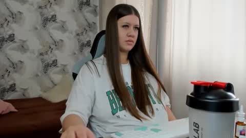 Snapshot of elisa_kollin chatting on 05-22-26, 09:15 Aletta Oushen online show from 05-22-26, 09:15