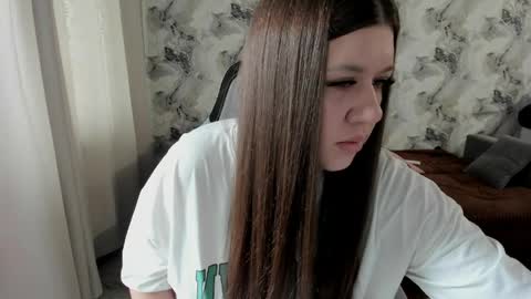Snapshot of elisa_kollin chatting on 05-23-26, 09:24 Aletta Oushen online show from 05-23-26, 09:24