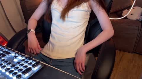 Snapshot of elisa_north chatting on 03-03-25, 02:58 Elisa North online show from 03-03-25, 02:58