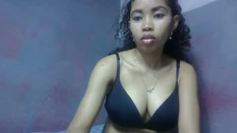 Snapshot of elisabethee chatting on 04-08-26, 07:25 elisabethee online show from 04-08-26, 07:25