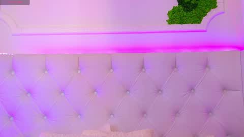 ElisaCharm online show from 04-25-26, 05:10