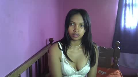 elisah01 online show from 04-11-26, 07:45