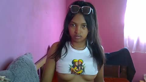 elisah01 online show from 05-19-26, 05:58