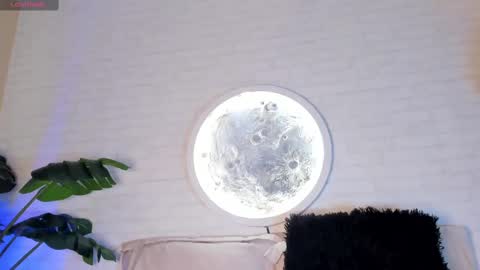 Snapshot of elise_diamond chatting on 03-02-25, 09:21 Elise diamond online show from 03-02-25, 09:21