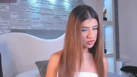 Snapshot of elise_diamond chatting on 12-02-25, 08:37 Elise diamond online show from 12-02-25, 08:37