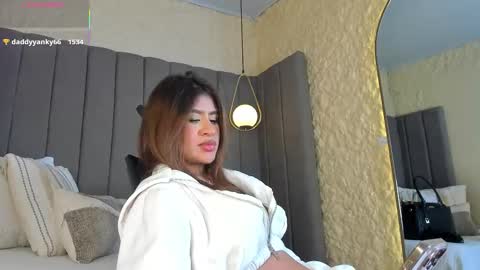 Snapshot of elise_diamond chatting on 02-08-26, 11:13 Elise diamond online show from 02-08-26, 11:13