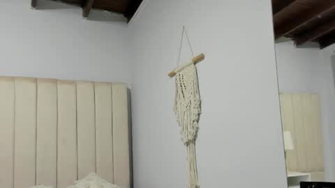 Snapshot of elise_diamond chatting on 05-12-26, 11:46 Elise diamond online show from 05-12-26, 11:46