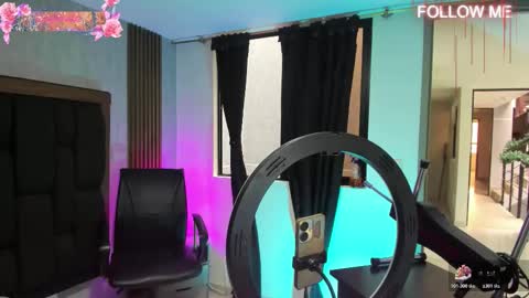 ELISE LEYTON online show from 12-18-25, 07:09