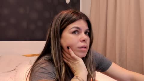 Elly online show from 03-08-26, 08:23