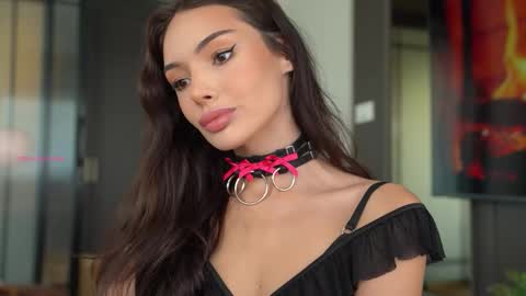 Snapshot of elisonnina chatting on 10-06-25, 04:43 Nina online show from 10-06-25, 04:43