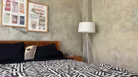 Snapshot of elisonnina chatting on 02-15-26, 05:04 Nina online show from 02-15-26, 05:04