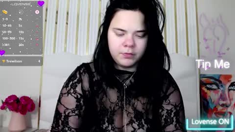 Eliss online show from 10-21-25, 05:08