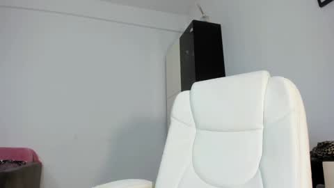 Snapshot of elissavibe chatting on 02-11-25, 04:44 Elisa  Promotion   online show from 02-11-25, 04:44