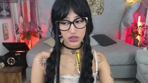 Snapshot of elissecinnamon_ chatting on 05-24-26, 10:04 Elissecinnamon online show from 05-24-26, 10:04