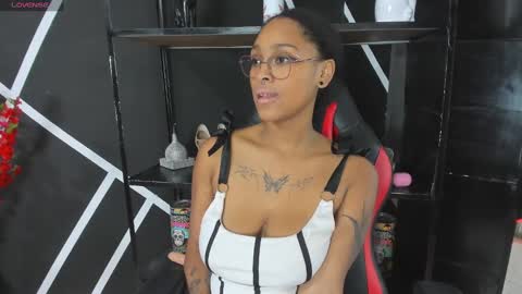 Snapshot of elit_noa chatting on 02-16-25, 01:58 elit noa online show from 02-16-25, 01:58