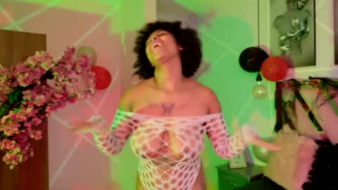 Snapshot of elit_noa chatting on 10-22-25, 08:19 elit noa online show from 10-22-25, 08:19