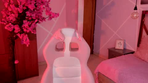 Snapshot of elit_noa chatting on 11-01-25, 08:22 elit noa online show from 11-01-25, 08:22