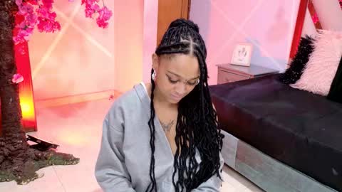 Snapshot of elit_noa chatting on 11-18-25, 07:29 elit noa online show from 11-18-25, 07:29