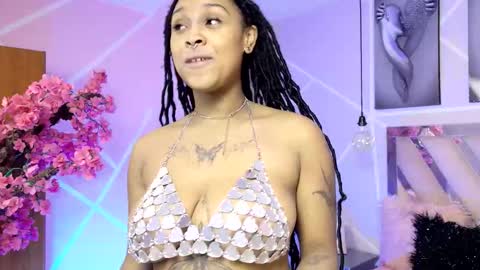 Snapshot of elit_noa chatting on 12-02-25, 07:42 elit noa online show from 12-02-25, 07:42