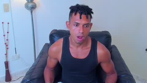 Snapshot of elite__models chatting on 06-29-26, 03:46 Valentino Konny y Jhon online show from 06-29-26, 03:46