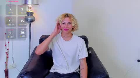 Snapshot of elite__models chatting on 07-11-26, 03:09 Valentino Konny y Jhon online show from 07-11-26, 03:09