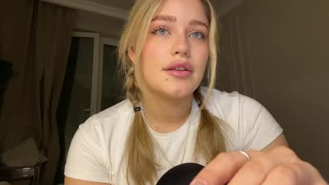 Stephanie online show from 04-18-26, 09:15