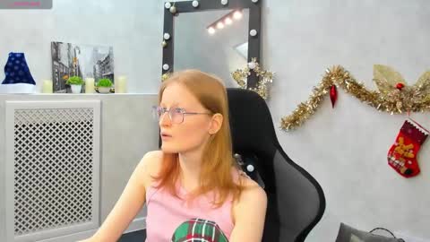 Snapshot of elizabeth_harpper chatting on 01-18-25, 08:31 Elizabeth online show from 01-18-25, 08:31