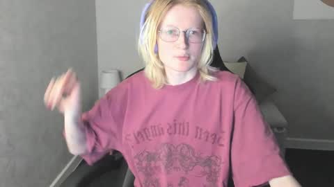 Elizabeth online show from 12-05-25, 02:09