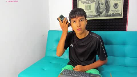 Elizabeth Lamer online show from 11-18-25, 06:51