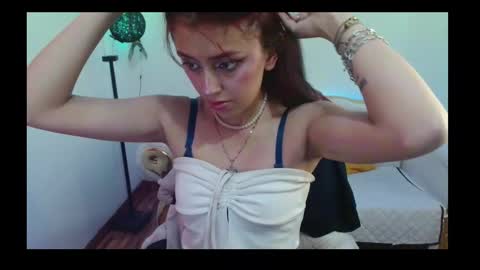 elizabeth_loren1 online show from 10-22-25, 04:07