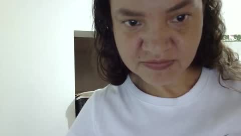 Elizabeth Martinez  online show from 05-03-26, 04:24