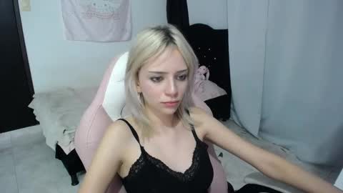  Elizabeth  online show from 02-22-26, 02:56