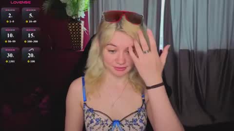 Snapshot of elizabeth_rready chatting on 06-16-26, 03:20 Elizabeth online show from 06-16-26, 03:20