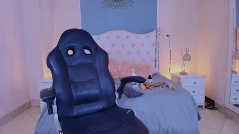 Elizabeth  online show from 04-22-26, 10:55