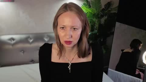 Snapshot of elizabethandersonn chatting on 03-08-26, 08:29 Elizabeth online show from 03-08-26, 08:29