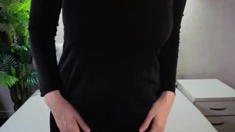 Snapshot of elizabethandersonn chatting on 03-10-26, 08:30 Elizabeth online show from 03-10-26, 08:30