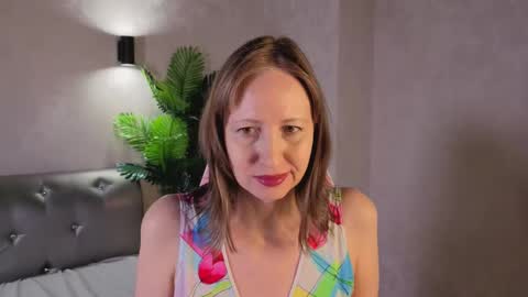 Snapshot of elizabethandersonn chatting on 03-12-26, 08:53 Elizabeth online show from 03-12-26, 08:53