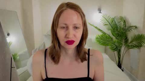 Elizabeth online show from 03-25-26, 08:42