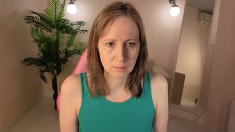 Elizabeth online show from 04-27-26, 01:03