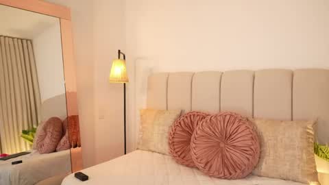 Eliza online show from 04-24-26, 10:12