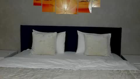 Elizabeth online show from 02-22-26, 03:18