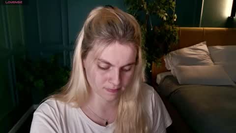 Snapshot of elizabethmad chatting on 09-22-25, 06:32 elizabethmad online show from 09-22-25, 06:32