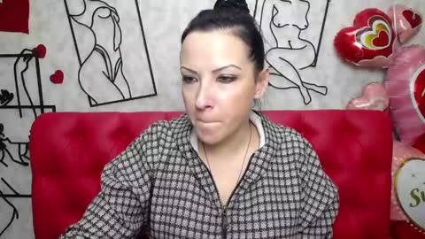 Snapshot of elizabethsho chatting on 03-11-25, 12:22 ElizabethSho online show from 03-11-25, 12:22