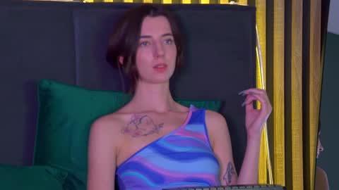 Elizabet online show from 01-15-25, 02:24