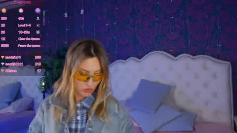 Snapshot of elizamayers chatting on 05-02-26, 04:45 Linda online show from 05-02-26, 04:45